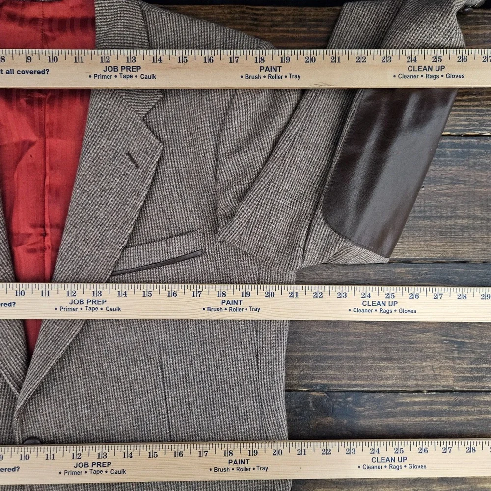 Men's Tweed Style Sport Coat Blazer Two Button Brown Wool Polyester Size 40R